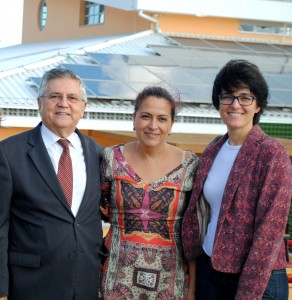 FOTO CRECHE2.mai15 (Rodolfo Joaquim Pinto da Luz, Diretora Claudia Maidana e Ieva Lazareviciute